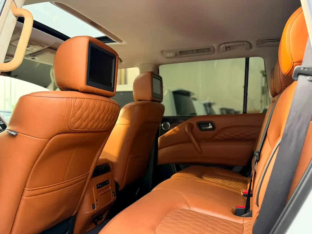 Infiniti QX80 5.6 AT AWD (405 hp) - 6