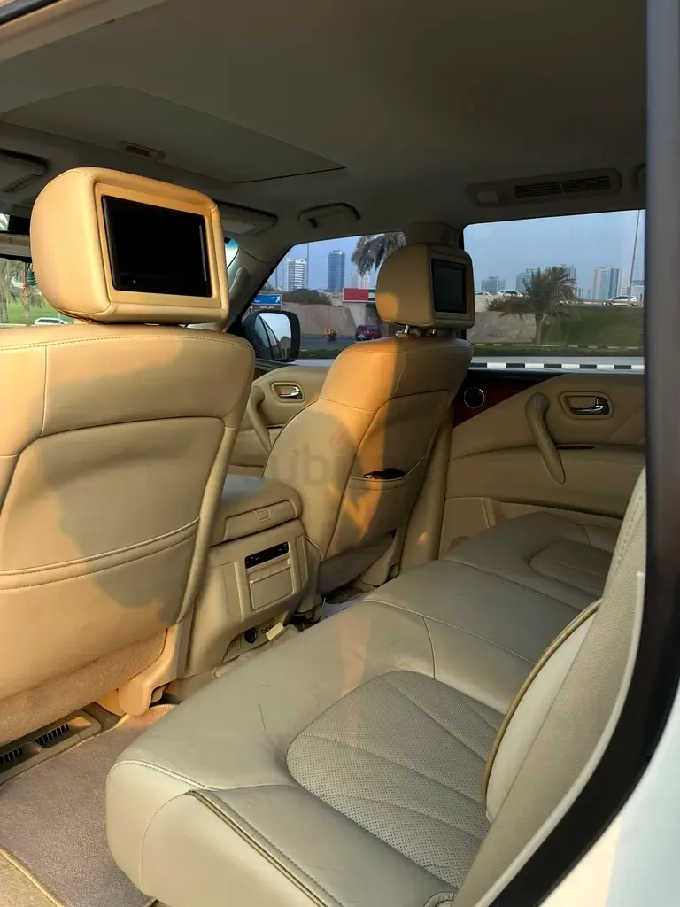Infiniti QX80 5.6 AT AWD (405 حصان) - 14