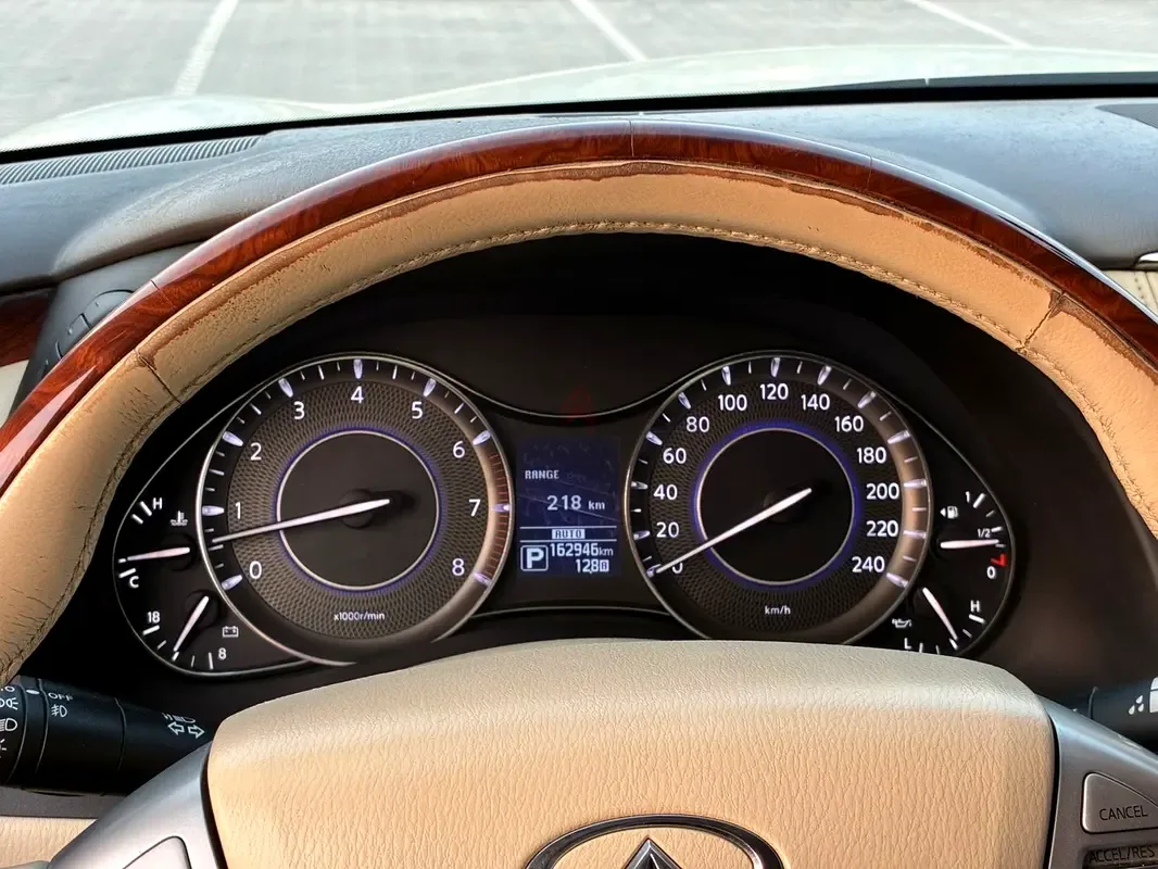 Infiniti QX80 5.6 AT AWD (405 حصان) - 15
