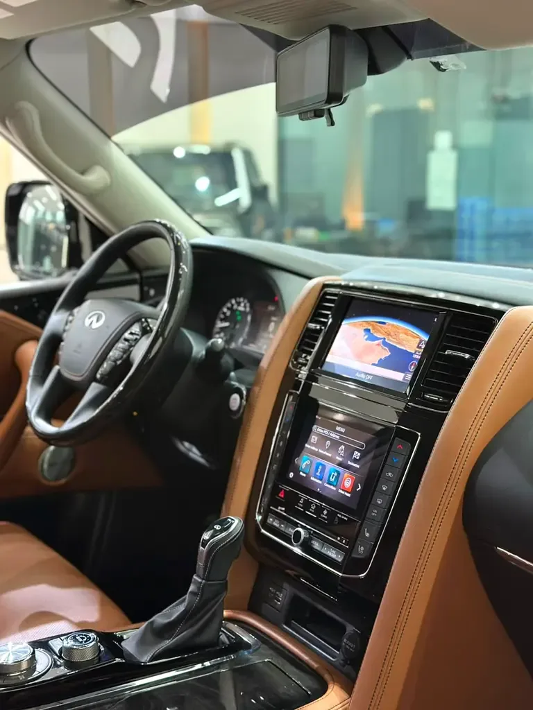 Infiniti QX80 5.6 AT AWD (405 hp) - 10