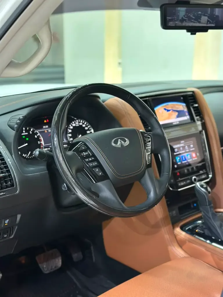 Infiniti QX80 5.6 AT AWD (405 hp) - 11