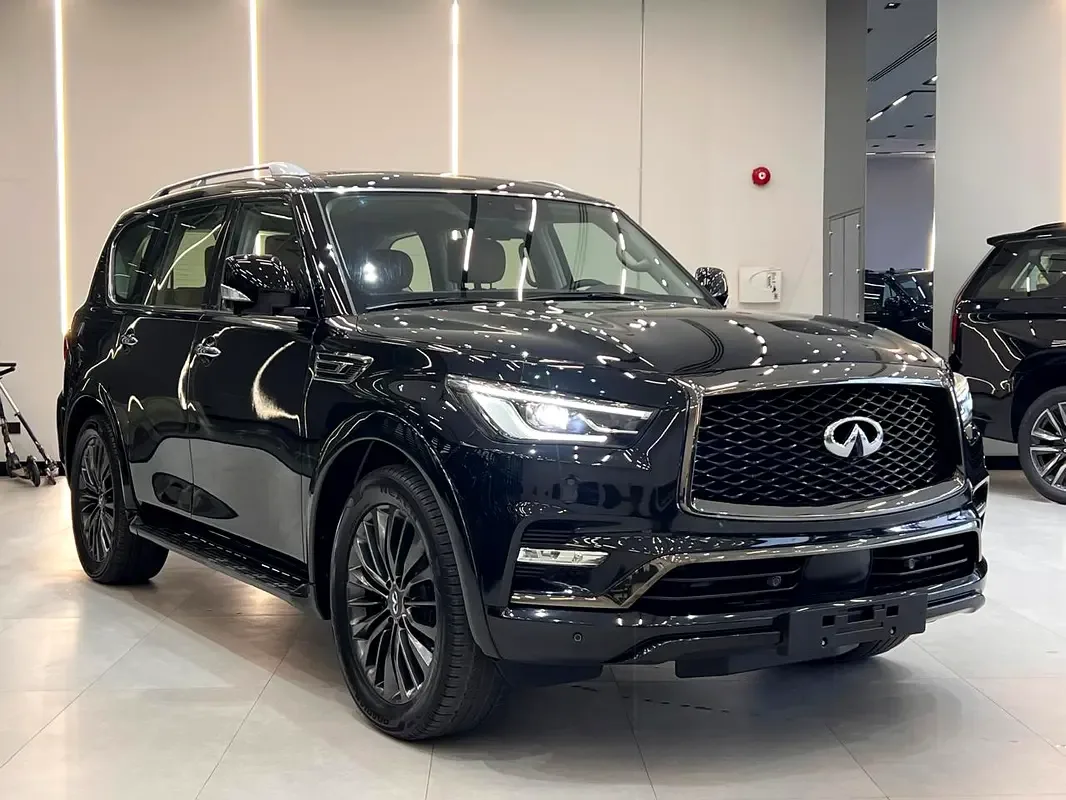 Infiniti QX80 5.6 AT AWD (405 hp)