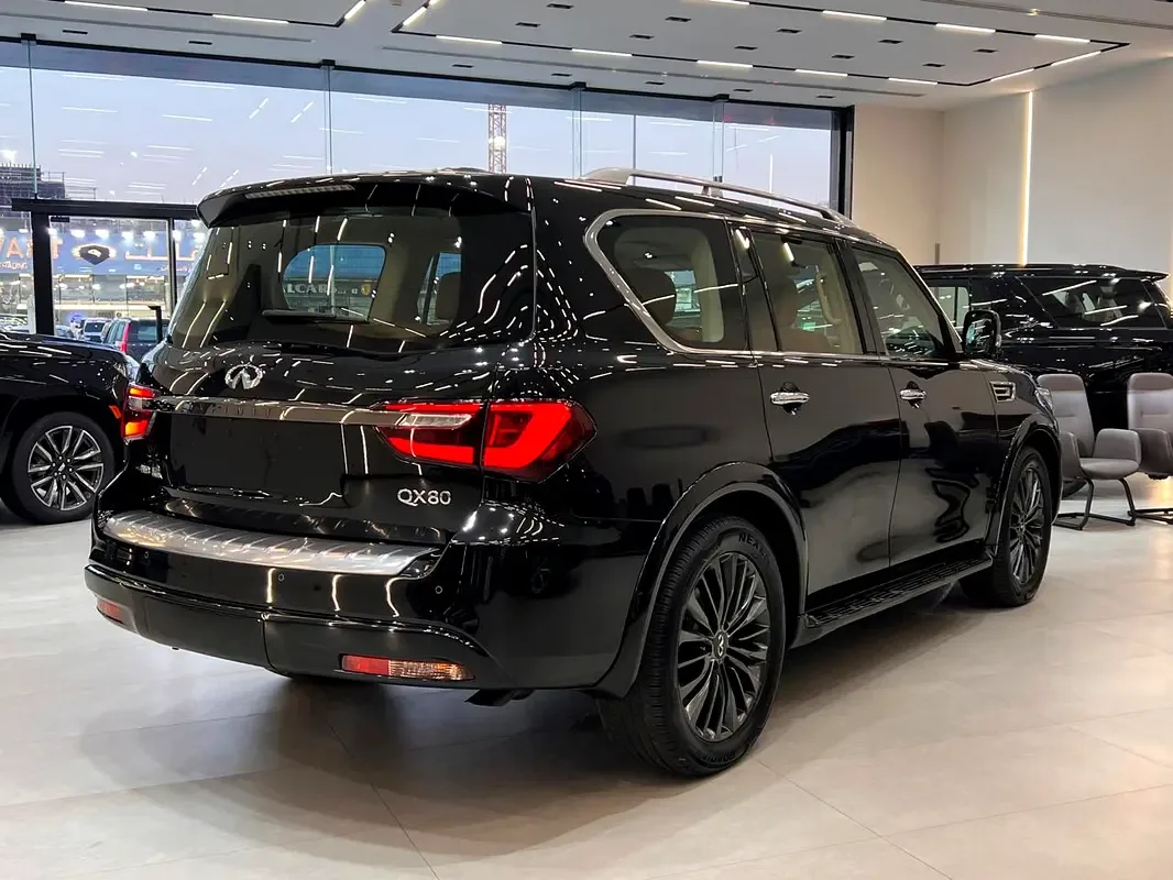 Infiniti QX80 5.6 AT AWD (405 حصان) - 3
