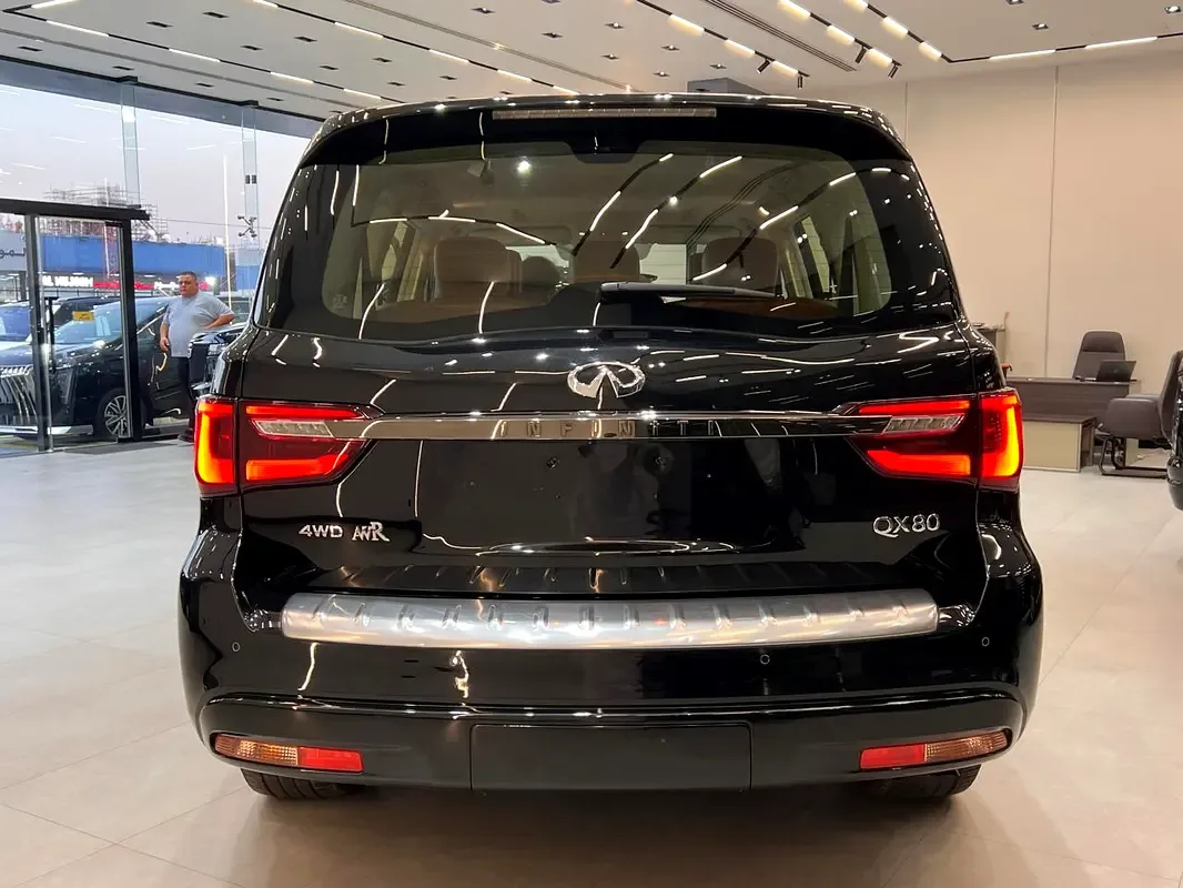 Infiniti QX80 5.6 AT AWD (405 حصان) - 6
