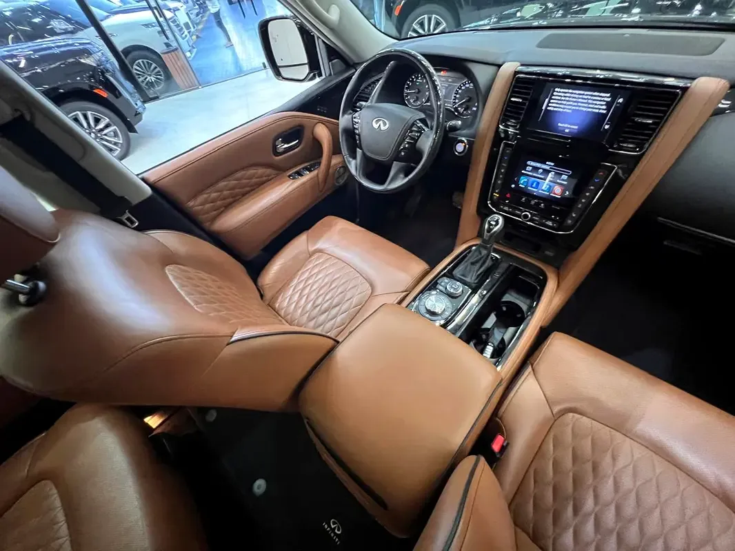 Infiniti QX80 5.6 AT AWD (405 حصان) - 10
