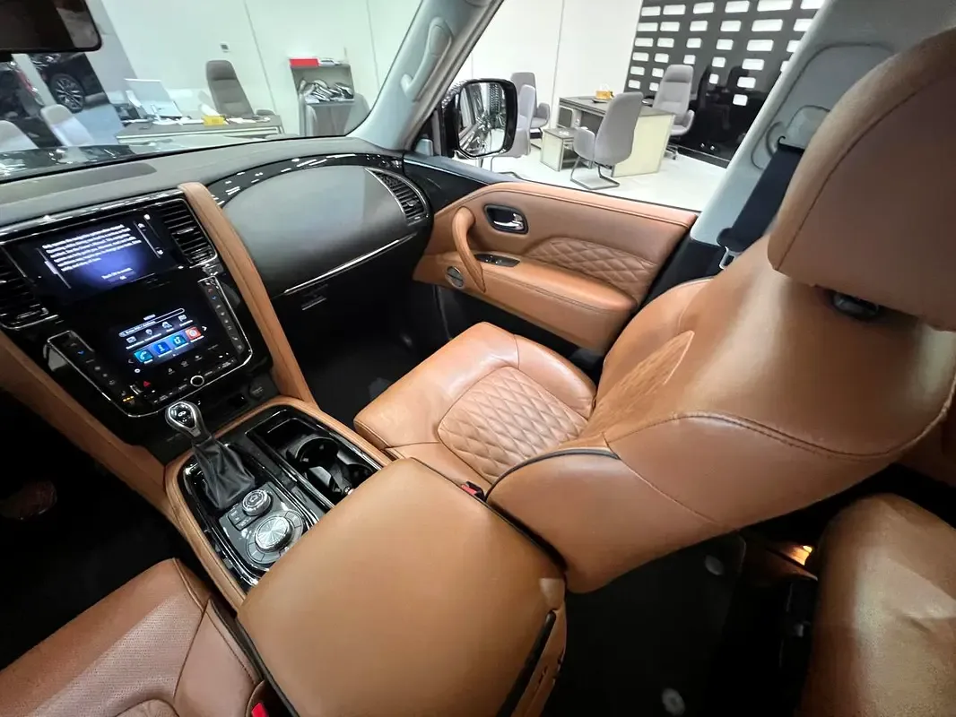 Infiniti QX80 5.6 AT AWD (405 حصان) - 11