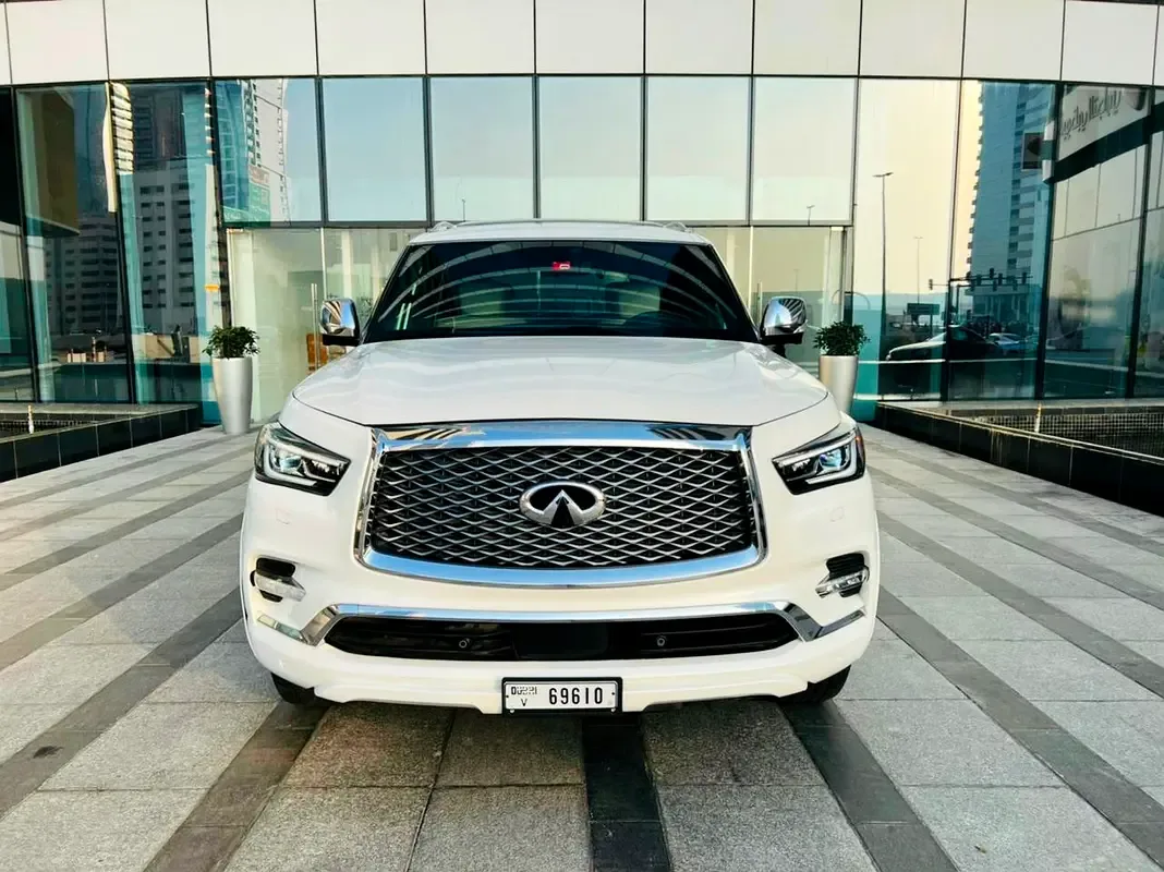 Infiniti QX80 5.6 AT AWD (405 hp)