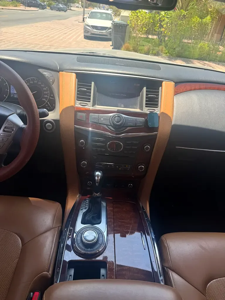 Infiniti QX80 5.6 AT AWD (405 حصان) - 14