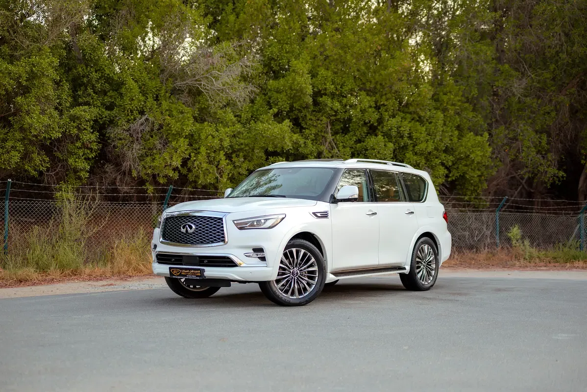 Infiniti QX80 5.6 AT AWD (405 hp)