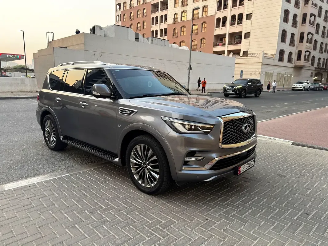 Infiniti QX80 5.6 AT AWD (405 حصان)