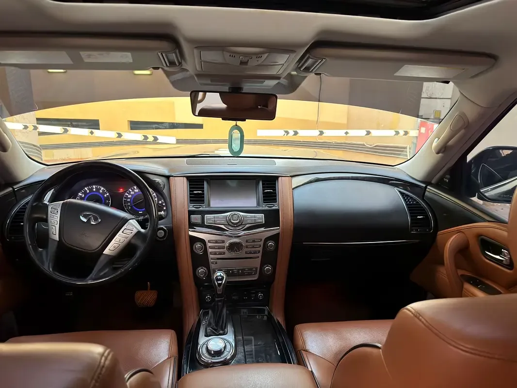 Infiniti QX80 5.6 AT AWD (405 حصان) - 9