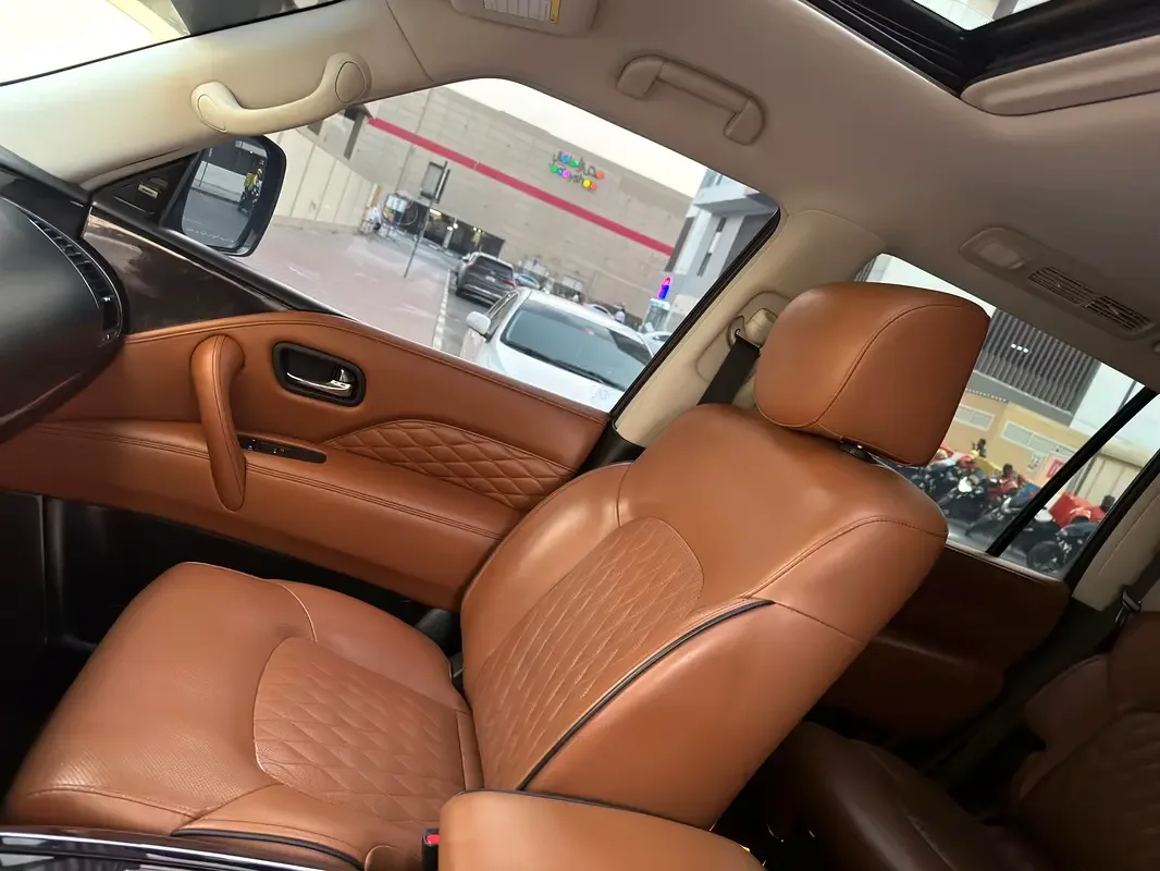 Infiniti QX80 5.6 AT AWD (405 حصان) - 11