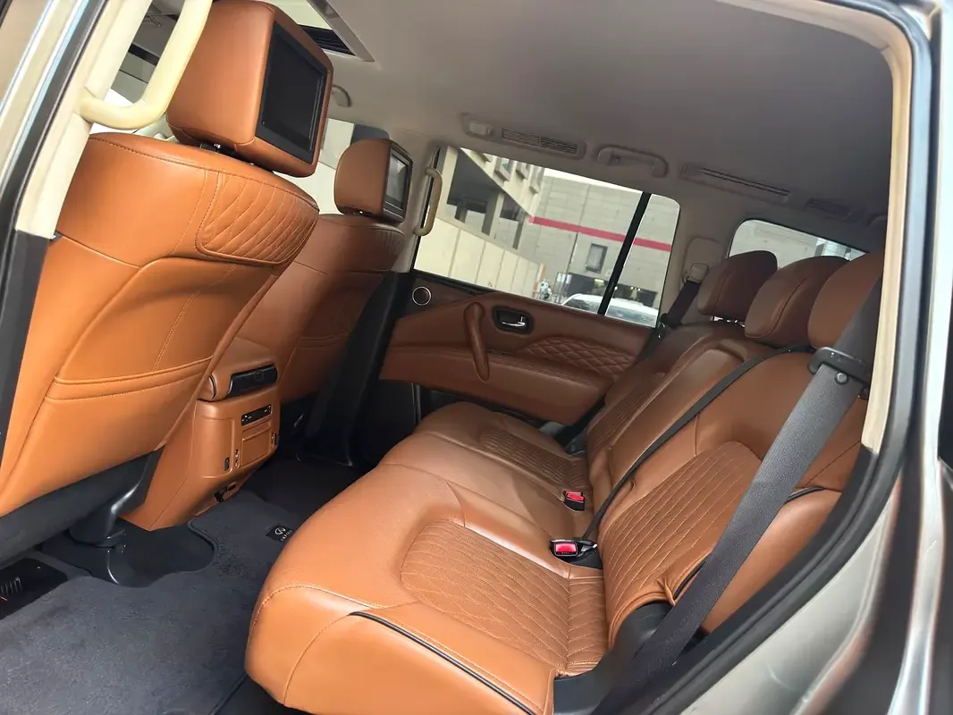 Infiniti QX80 5.6 AT AWD (405 حصان) - 12