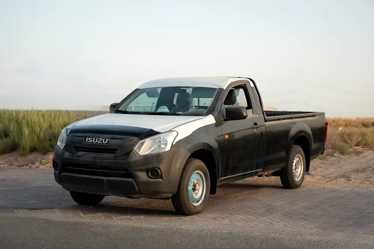 Isuzu D-Max 2.5 MT RWD (150 hp)
