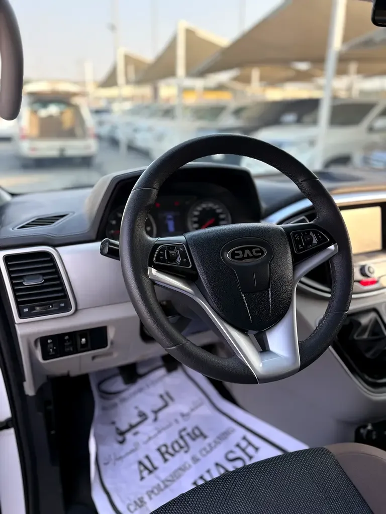 JAC M4 2.0 MT RWD (144 hp) - 8