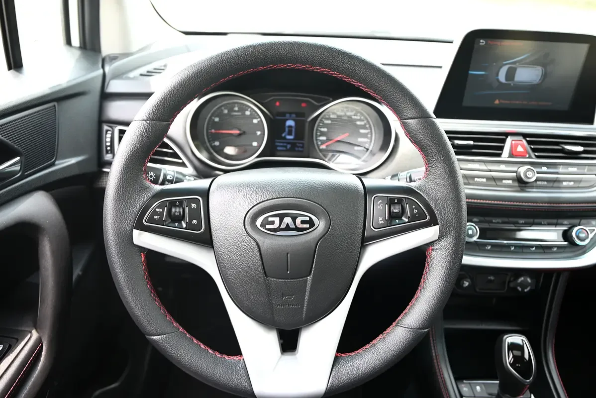 JAC S3 1.5 MT (116 hp) - 10