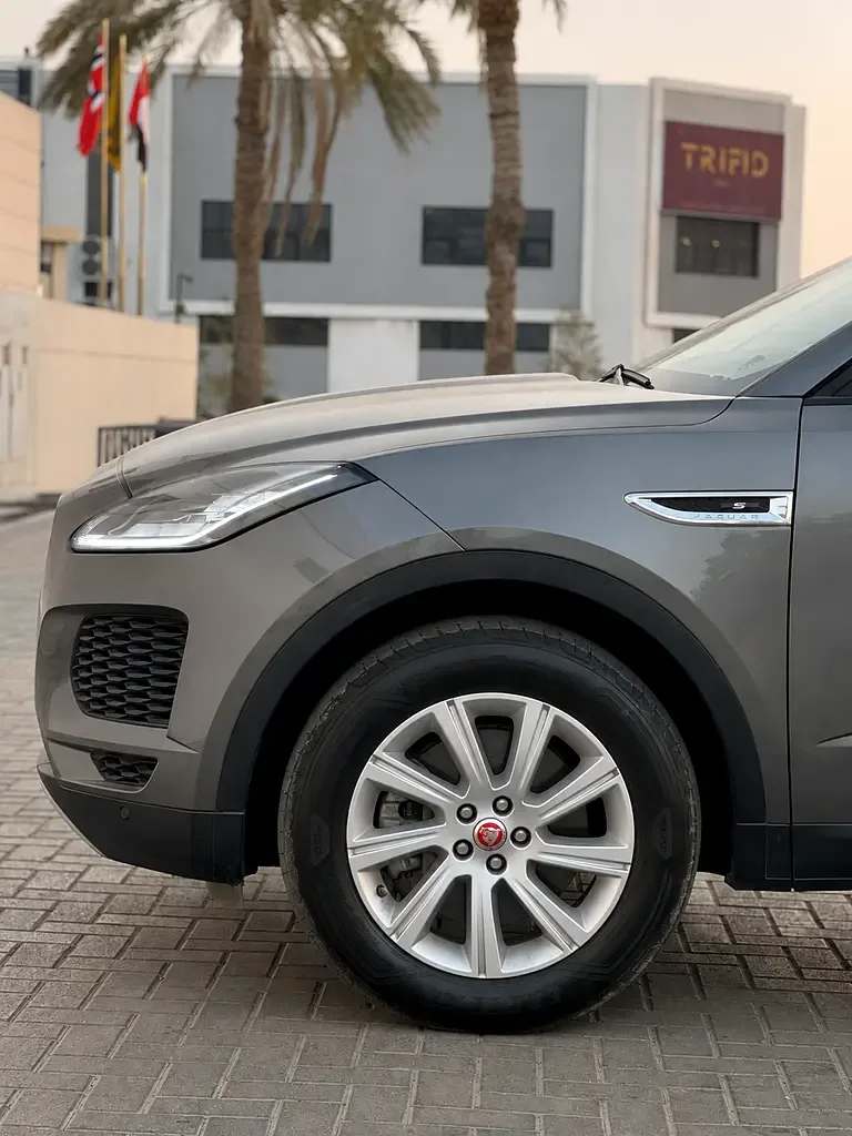 Jaguar E-Pace 2.0 AT AWD (249 hp) - 6