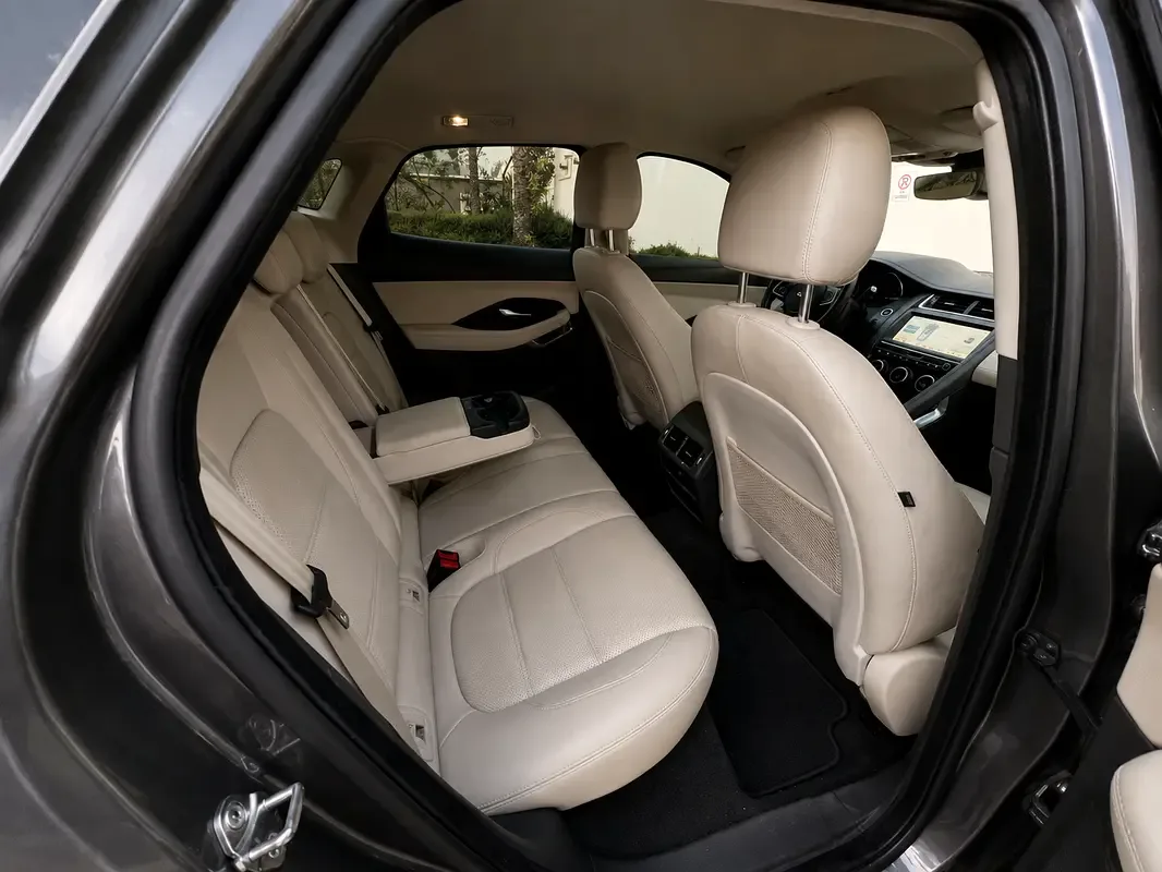Jaguar E-Pace 2.0 AT AWD (249 hp) - 15