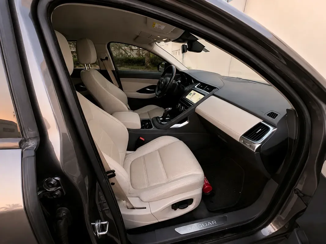 Jaguar E-Pace 2.0 AT AWD (249 hp) - 16