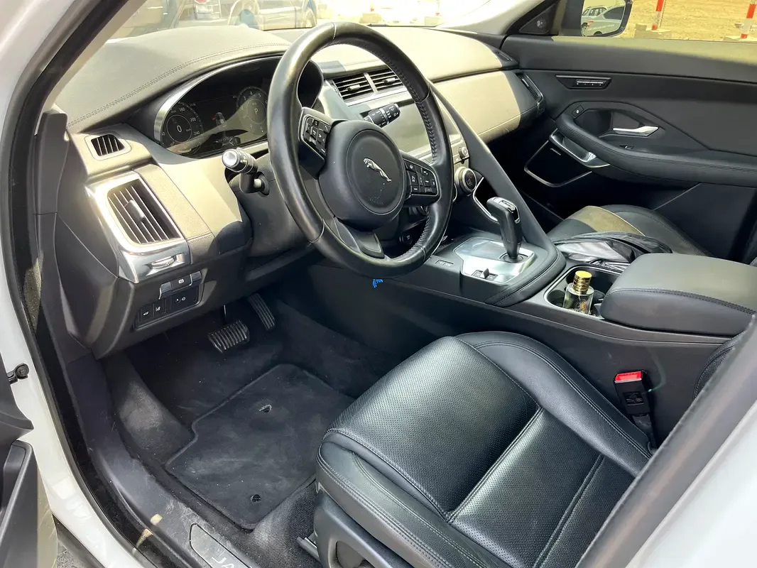 Jaguar E-Pace P250 AT AWD (249 حصان) - 7