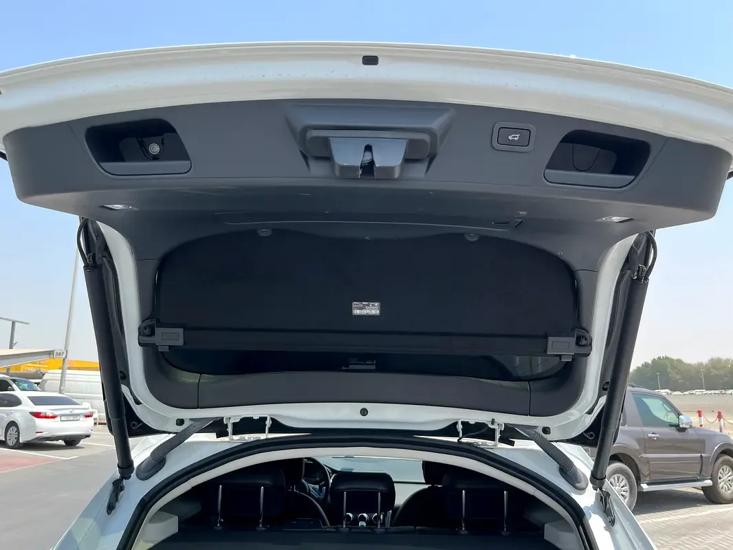 Jaguar E-Pace P250 AT AWD (249 حصان) - 18