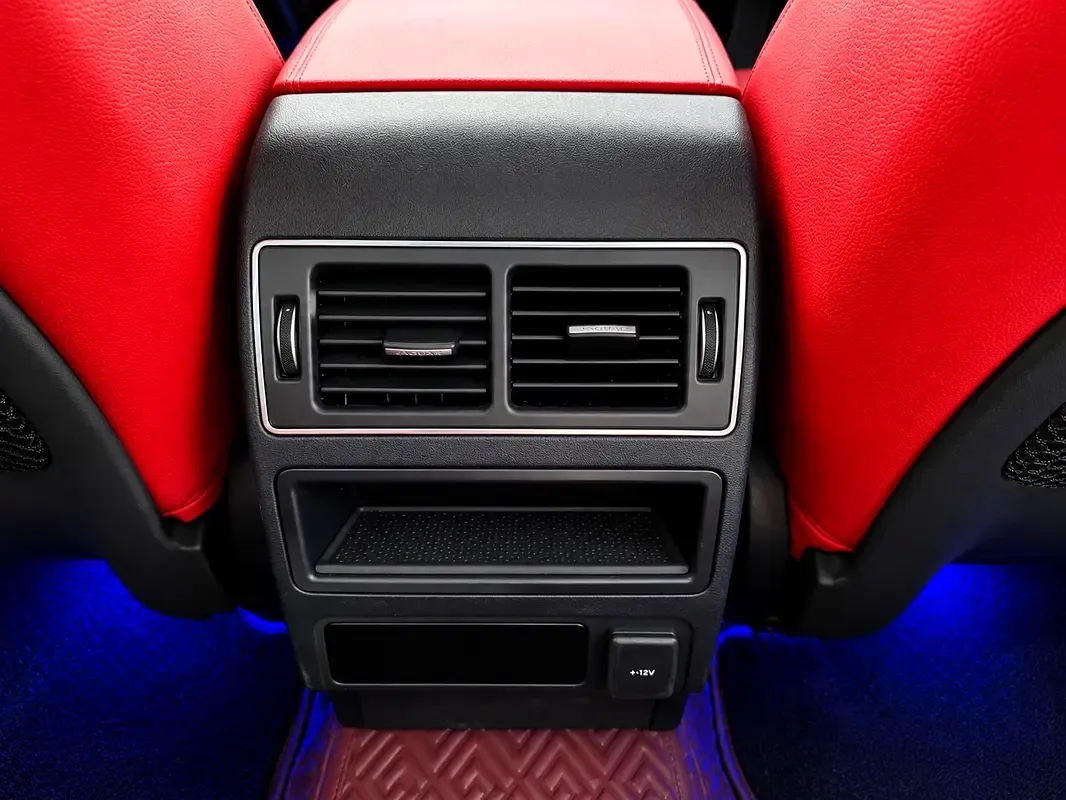 Jaguar F-Pace 2.0 AT 4WD (250 hp) - 13