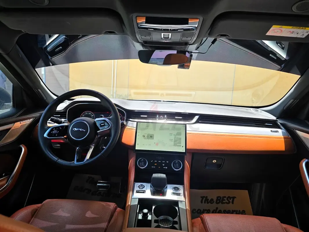 Jaguar F-Pace 2.0 AT 4WD (250 حصان) - 12