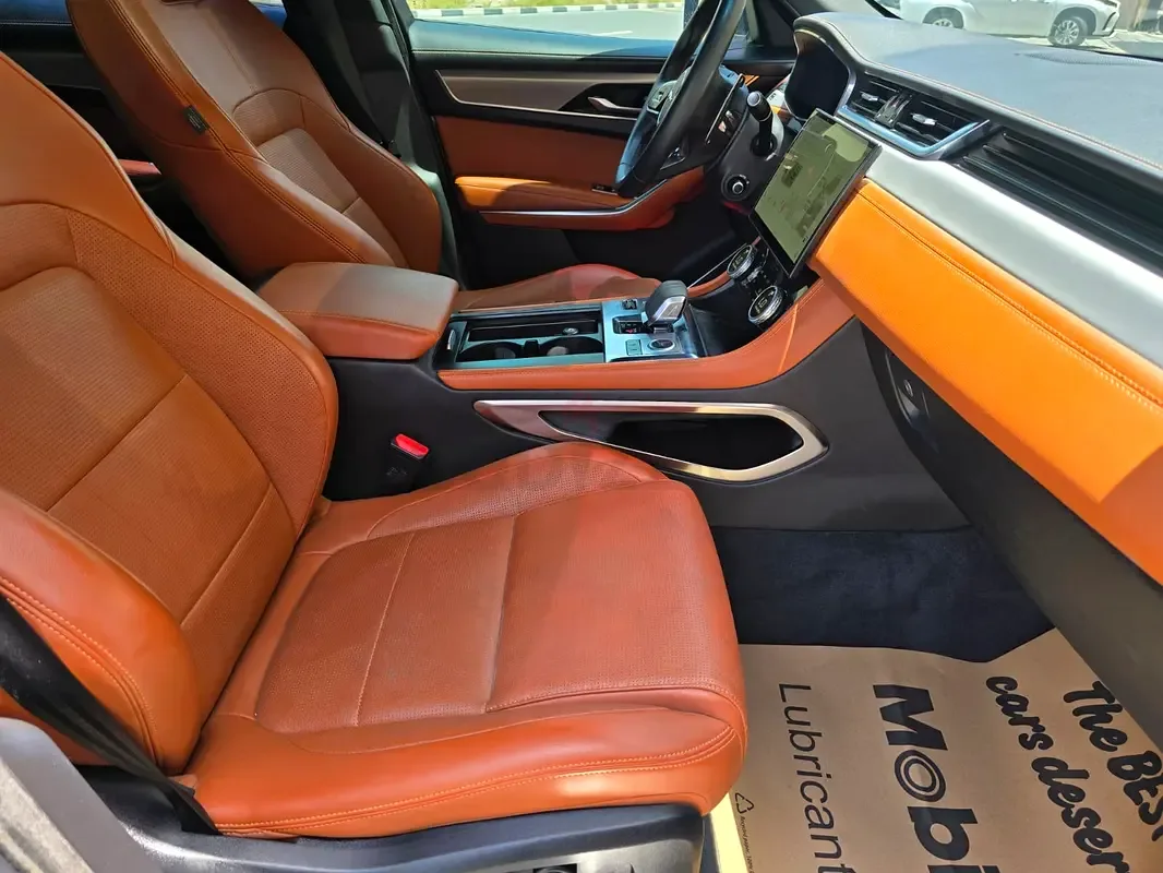Jaguar F-Pace 2.0 AT 4WD (250 حصان) - 13