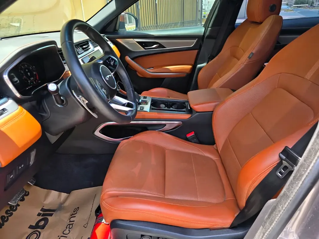 Jaguar F-Pace 2.0 AT 4WD (250 حصان) - 20