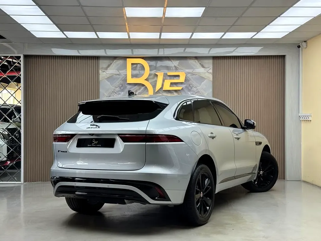 Jaguar F-Pace 2.0 AT 4WD (250 حصان) - 4