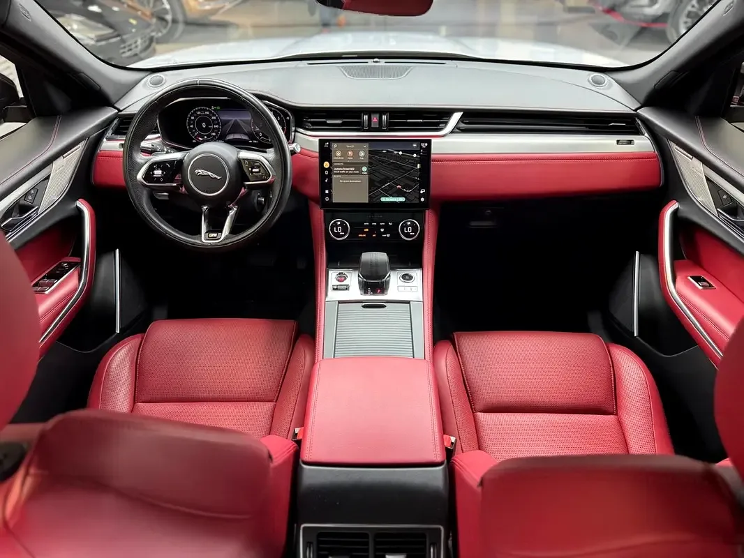 Jaguar F-Pace 2.0 AT 4WD (250 حصان) - 15