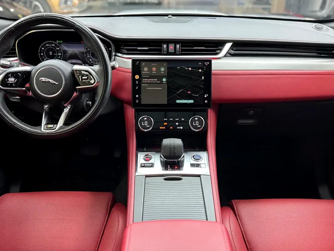 Jaguar F-Pace 2.0 AT 4WD (250 حصان) - 14