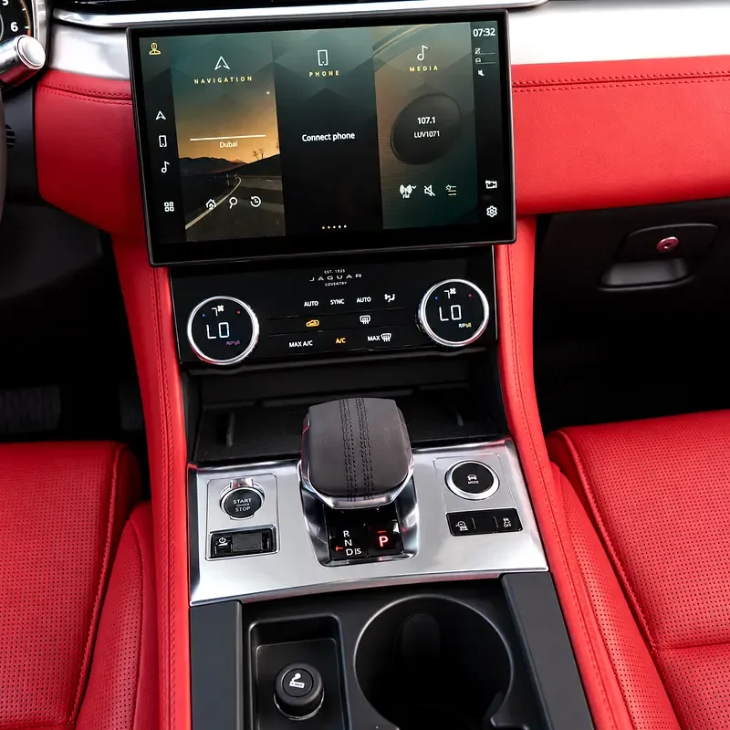 Jaguar F-Pace 2.0 AT 4WD (250 حصان) - 11