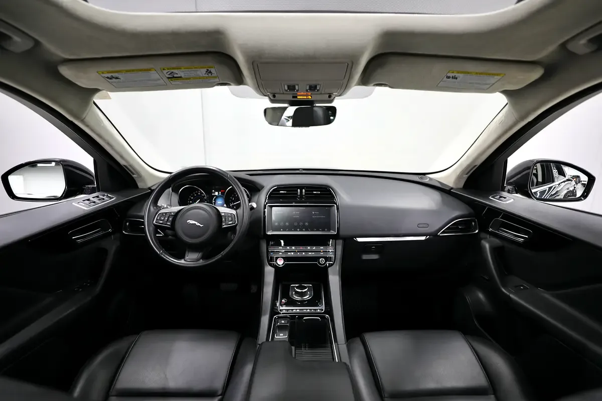 Jaguar F-Pace 2.0 AT AWD (249 hp) - 7