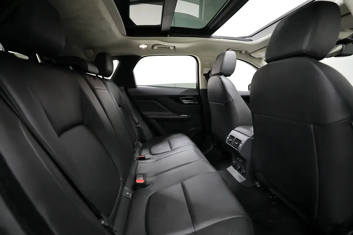 Jaguar F-Pace 2.0 AT AWD (249 hp) - 15