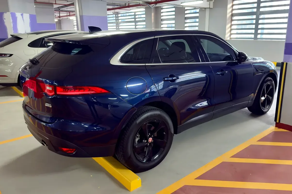 Jaguar F-Pace 2.0 AT AWD (249 حصان) - 2