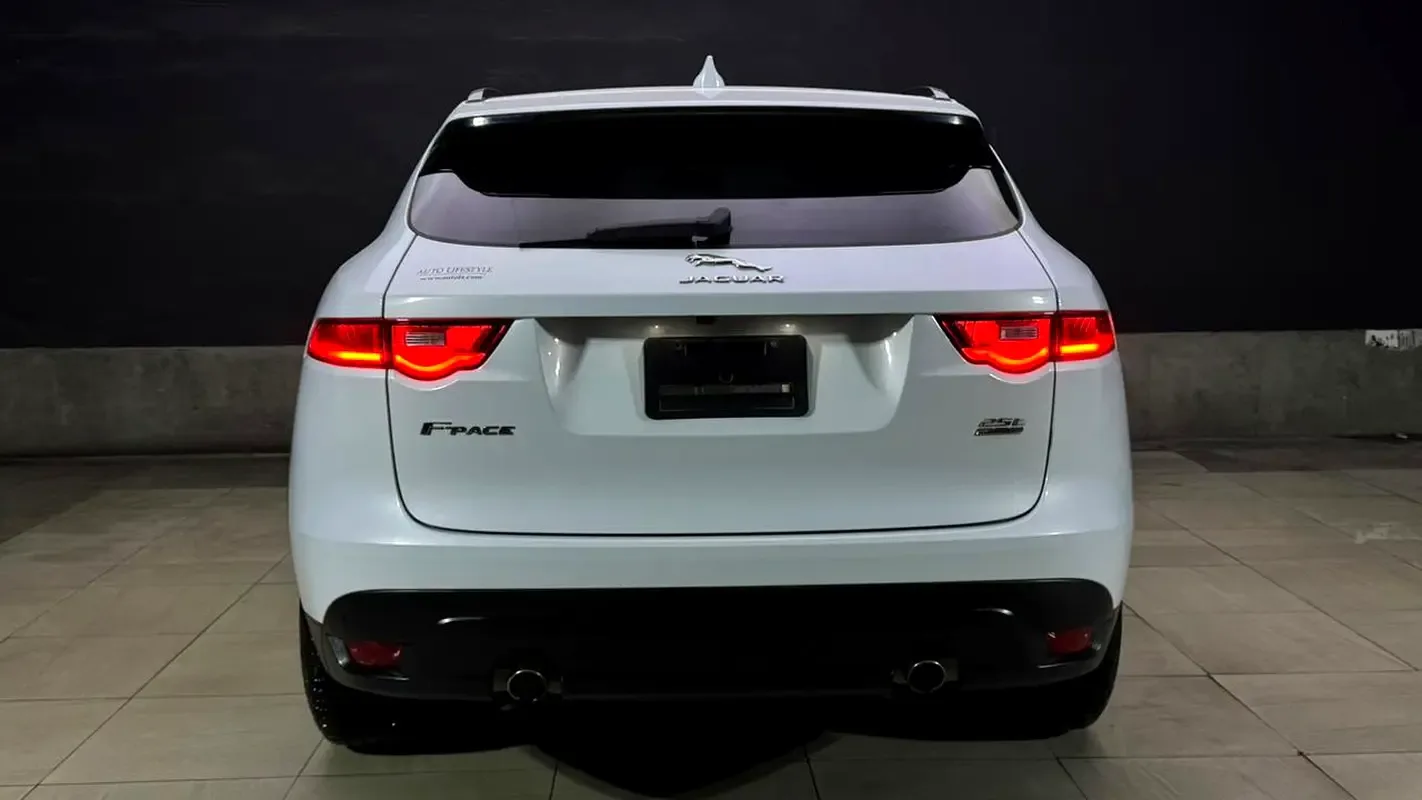 Jaguar F-Pace 2.0 AT AWD (249 hp) - 15