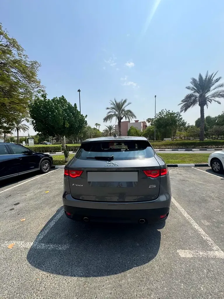 Jaguar F-Pace 2.0 AT AWD (249 حصان) - 7