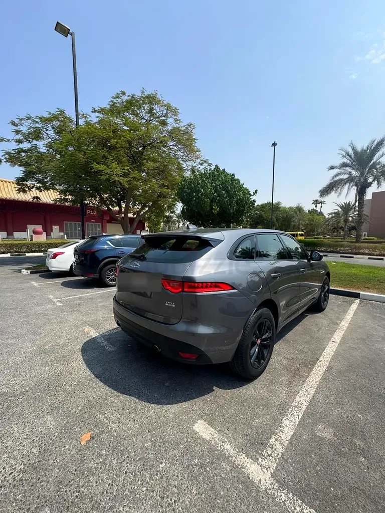 Jaguar F-Pace 2.0 AT AWD (249 حصان) - 6