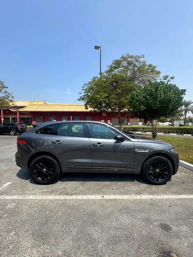 Jaguar F-Pace 2.0 AT AWD (249 حصان) - 8