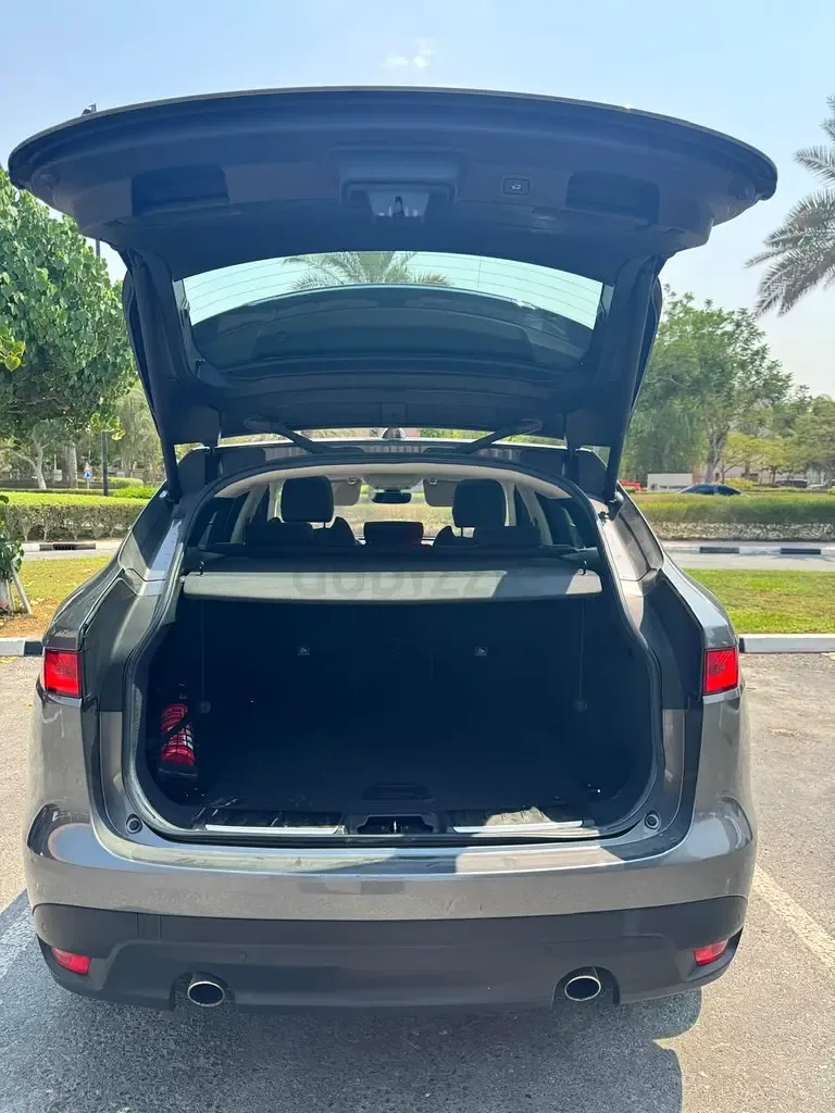 Jaguar F-Pace 2.0 AT AWD (249 حصان) - 10
