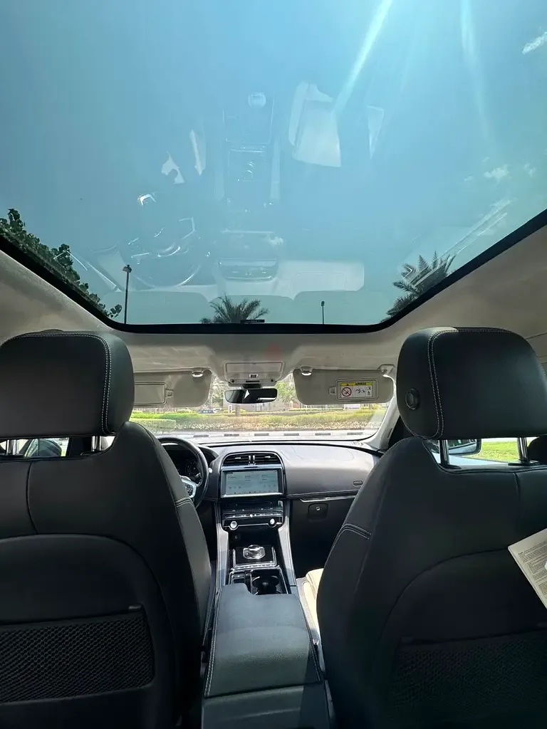 Jaguar F-Pace 2.0 AT AWD (249 حصان) - 15