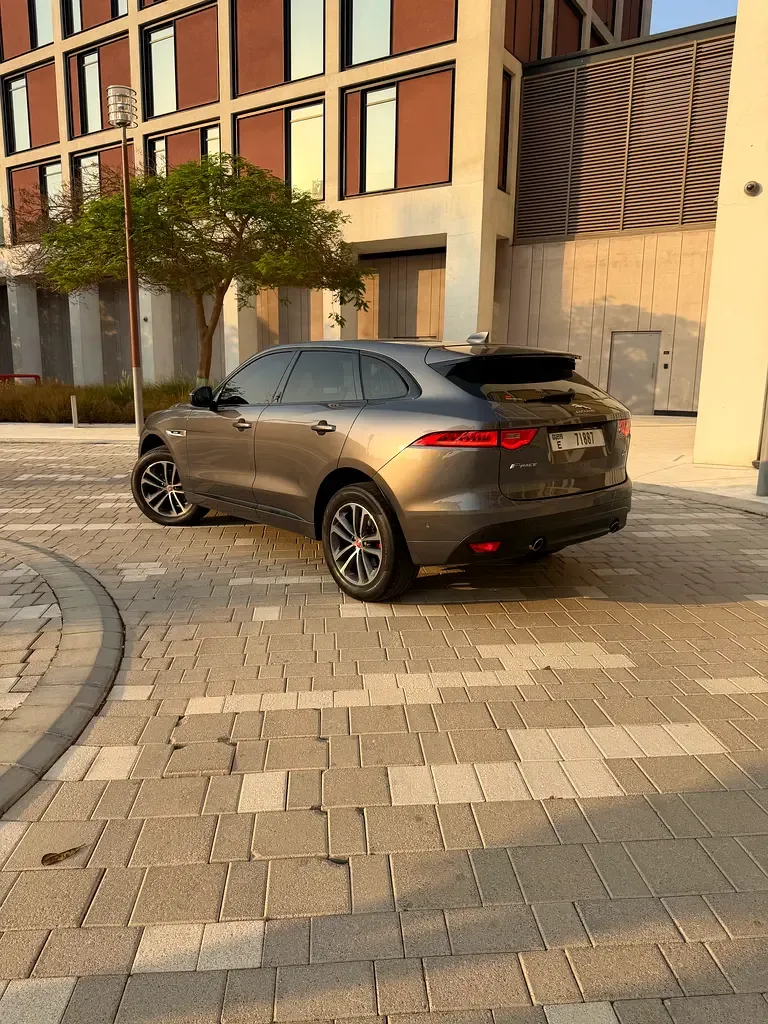 Jaguar F-Pace 2.0 AT AWD (249 hp) - 6