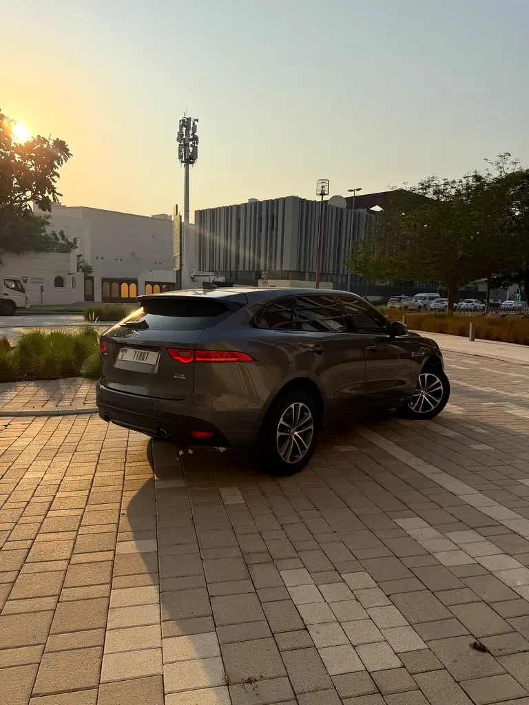 Jaguar F-Pace 2.0 AT AWD (249 hp) - 5