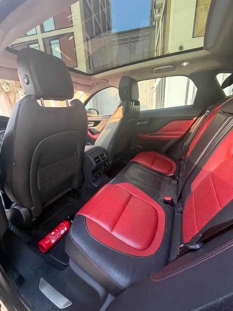 Jaguar F-Pace 2.0 AT AWD (249 hp) - 11