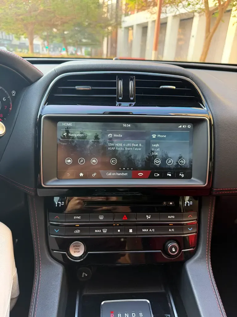 Jaguar F-Pace 2.0 AT AWD (249 hp) - 14