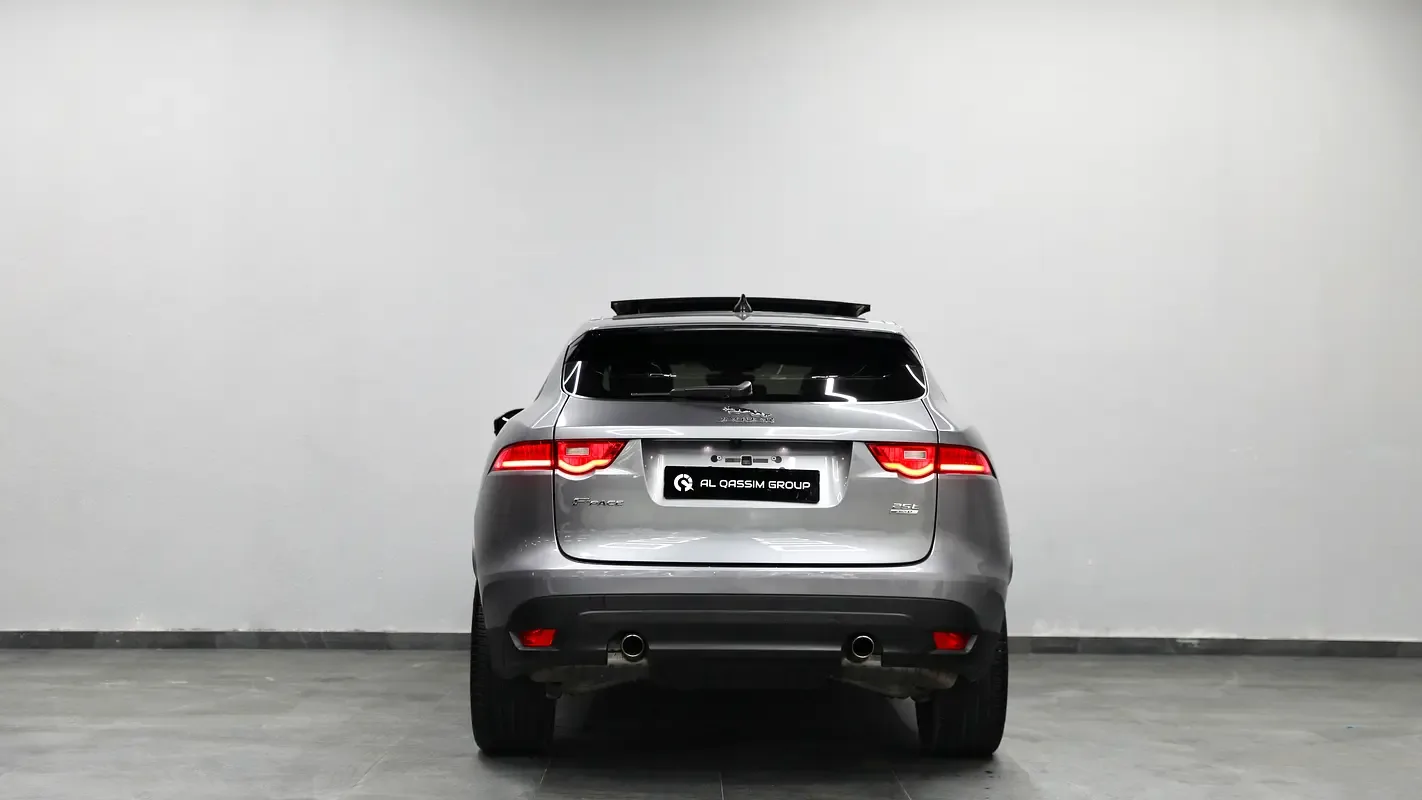 Jaguar F-Pace 2.0 AT AWD (250 حصان) - 5