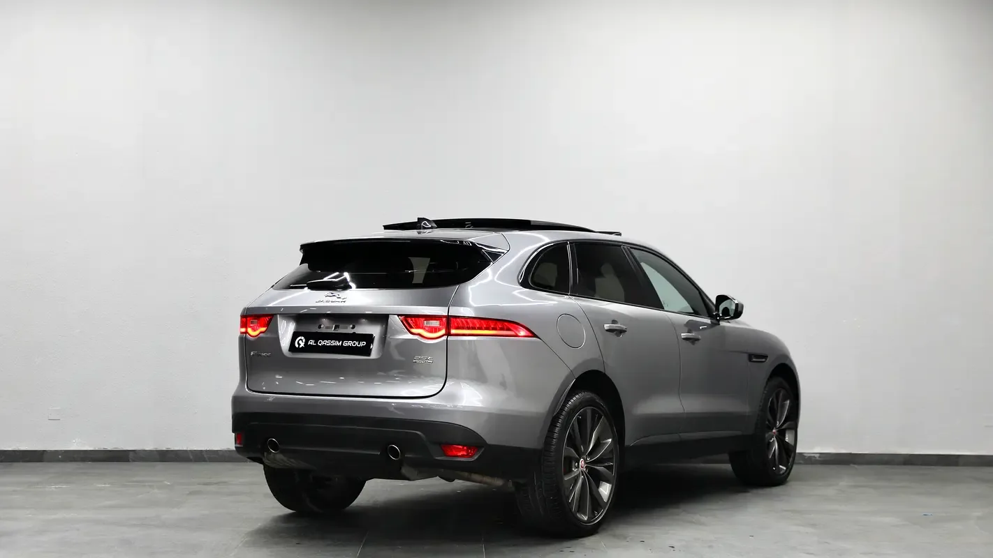 Jaguar F-Pace 2.0 AT AWD (250 حصان) - 6