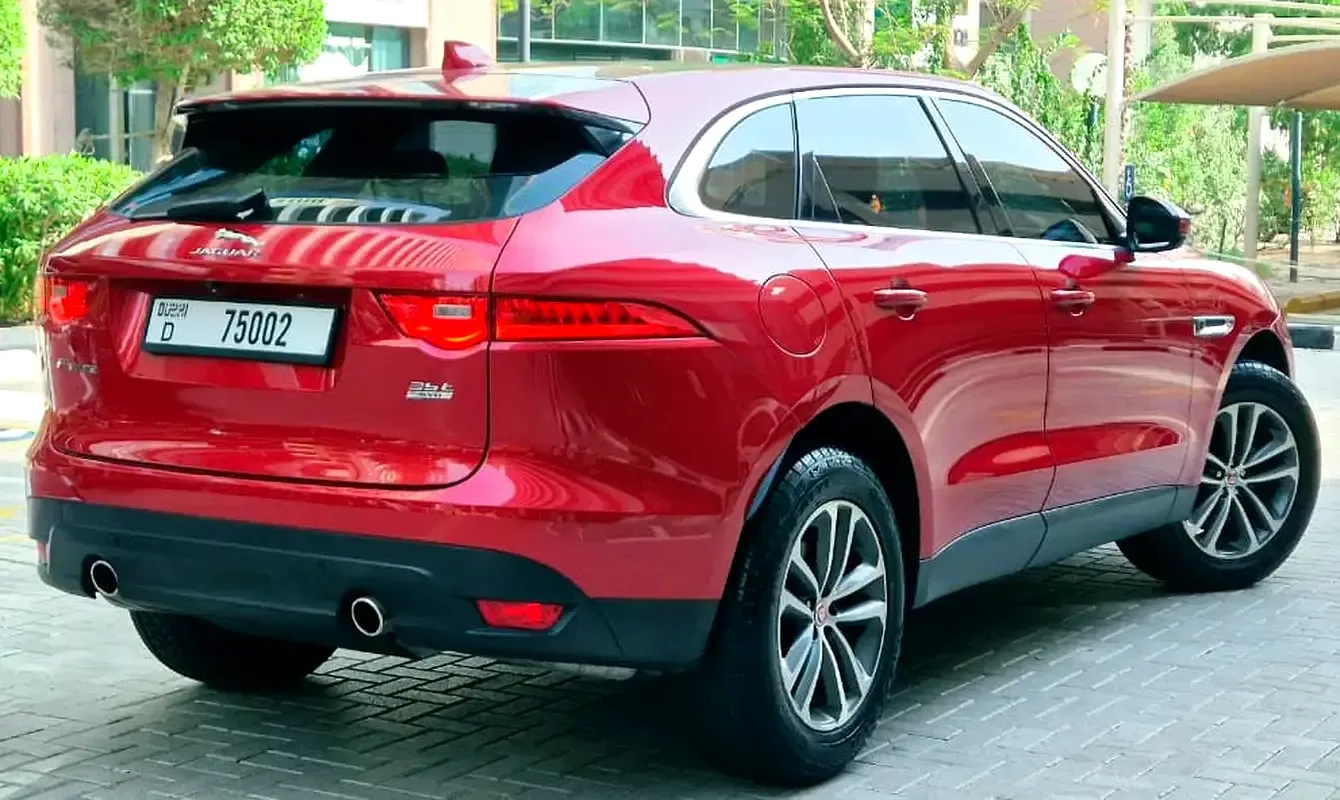 Jaguar F-Pace 3.0 AT AWD (340 حصان) - 3