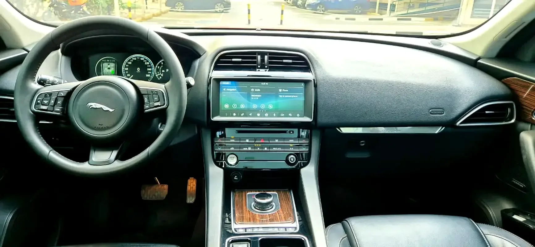 Jaguar F-Pace 3.0 AT AWD (340 حصان) - 16